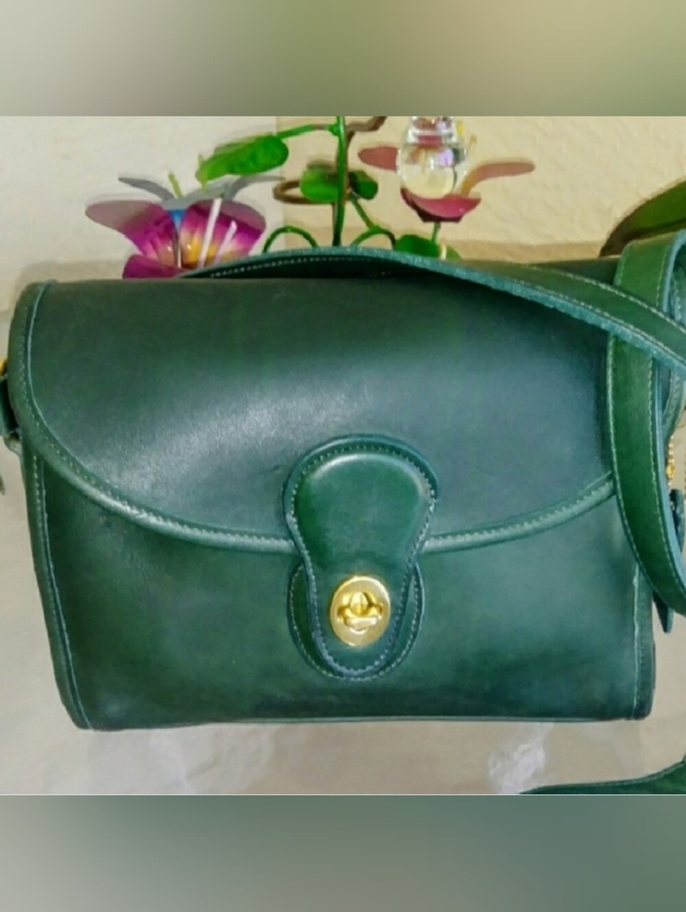 @lorac2015 COME SEE SELECT STYLES LIKE THIS IN MY CLOSET OF VINTAGE COACH BAGS